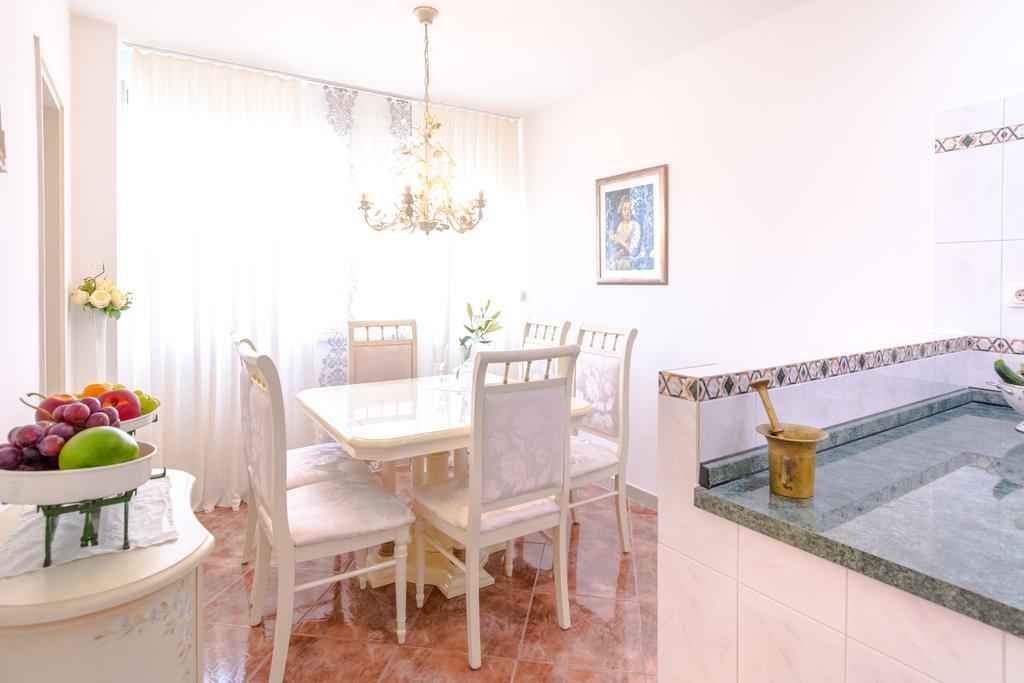 Apartment Mandalina Spalato Esterno foto